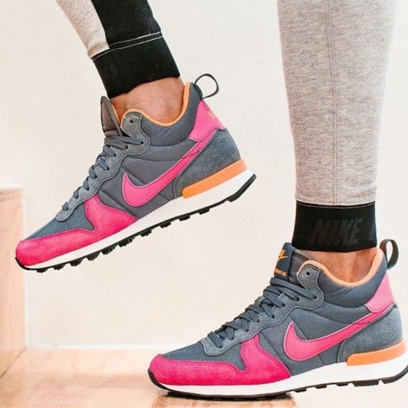 NIKE INTERNATIONALIST MID GREY Multi Color MAAT Runners Sz 6 Women - Picture 1 of 10